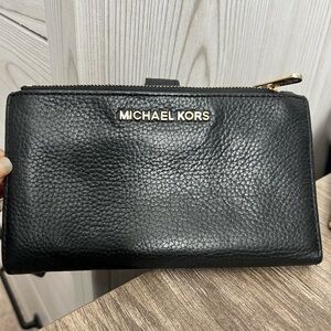 Michael Kors Black Leather Zip Wallet